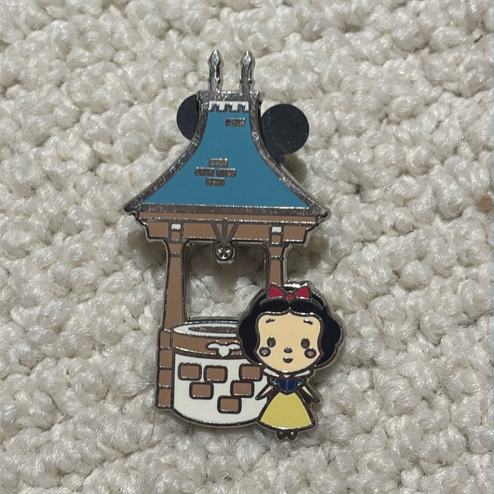Disney Parks Jerrod Maruyama Snow White Pin 2021